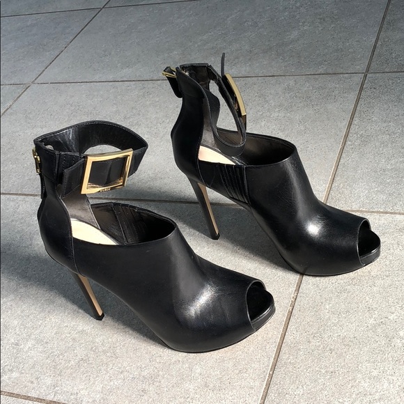 Shoes - Picture 2 of 4